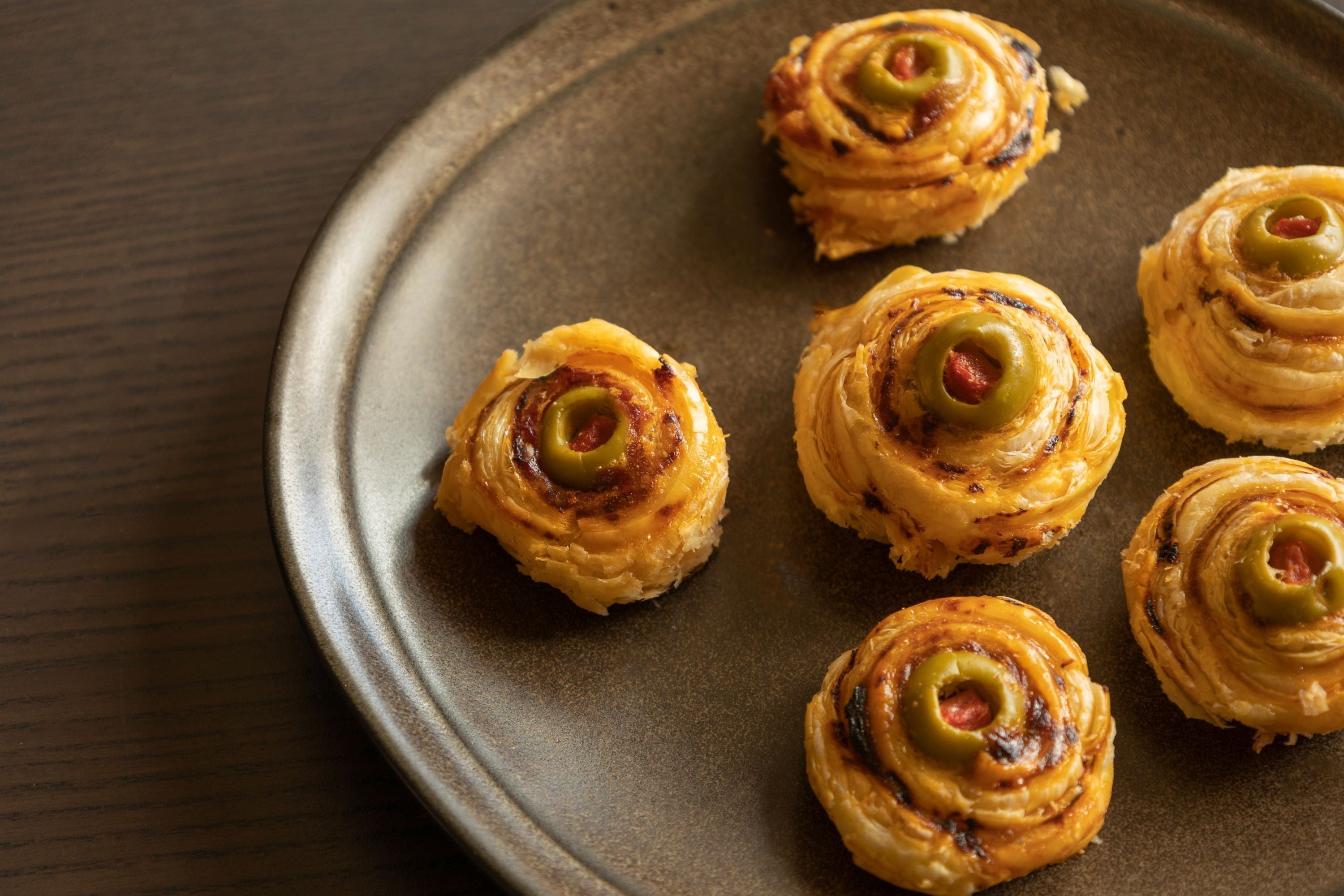 GAEA Eyeball Green Olive Puffs